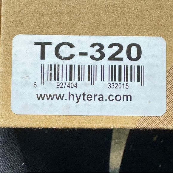 HYT by Hytera TC-320 Two-Way Radio UHF 400-470MHz w/ Battery Charger Antenna Box - Picture 10 of 13